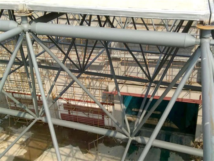 临湘公安局网架天基板屋面